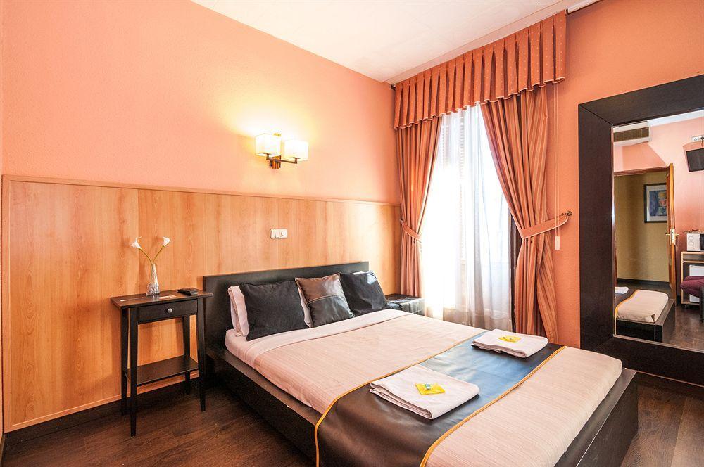 Hostal Gallardo Madrid Extérieur photo