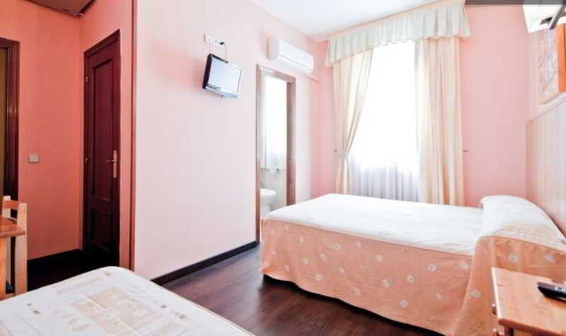 Hostal Gallardo Madrid Extérieur photo