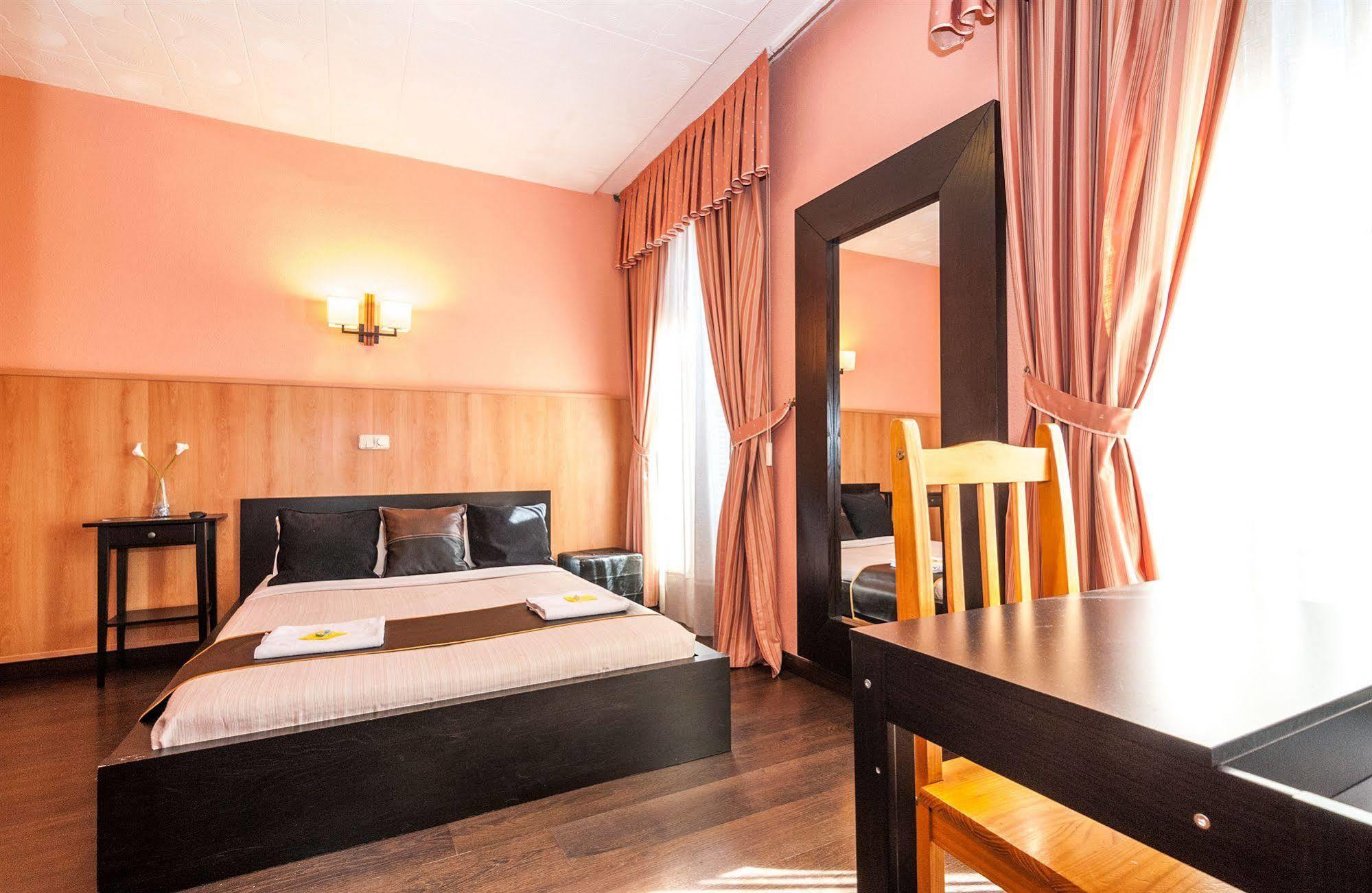 Hostal Gallardo Madrid Extérieur photo