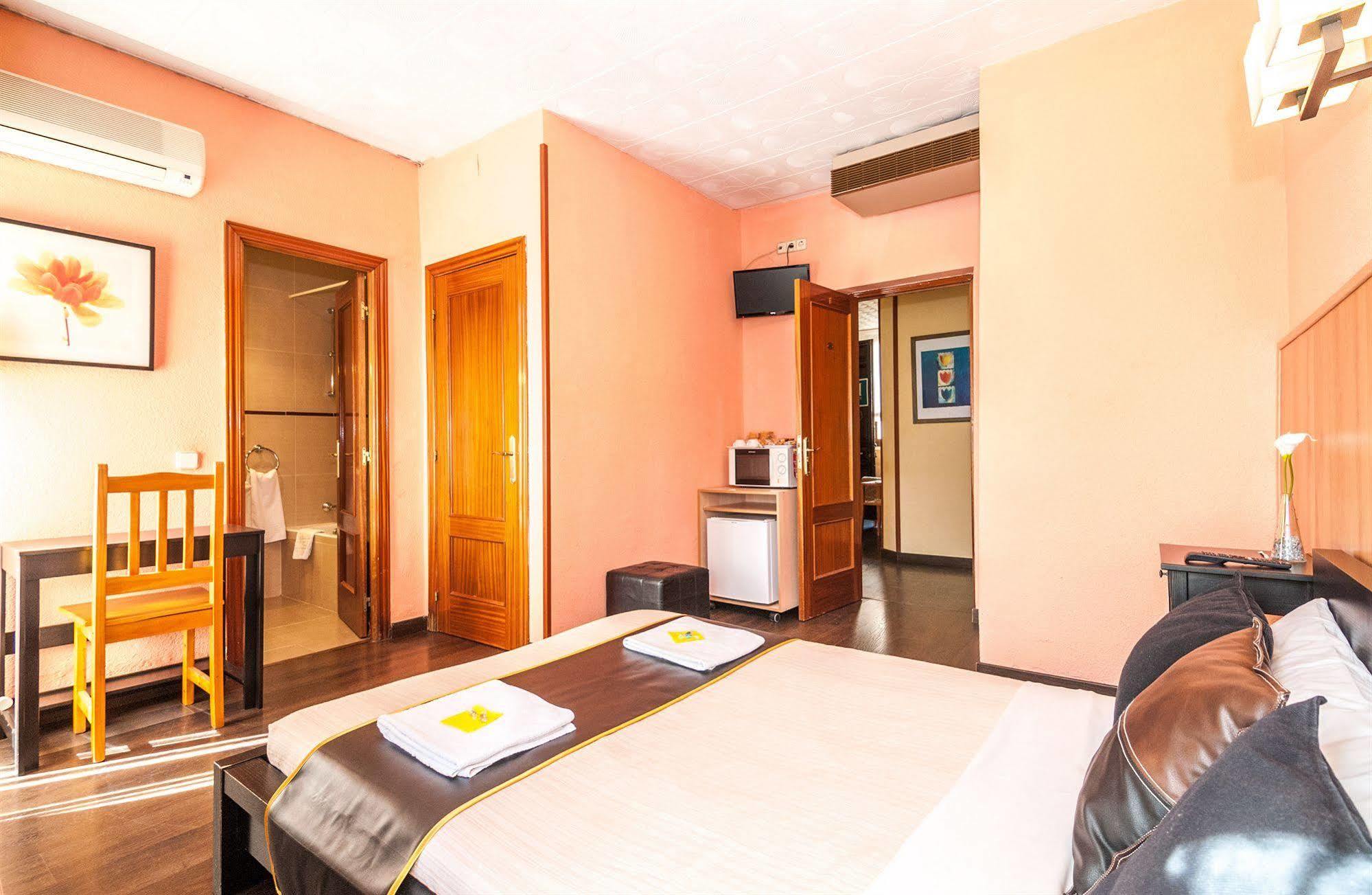 Hostal Gallardo Madrid Extérieur photo